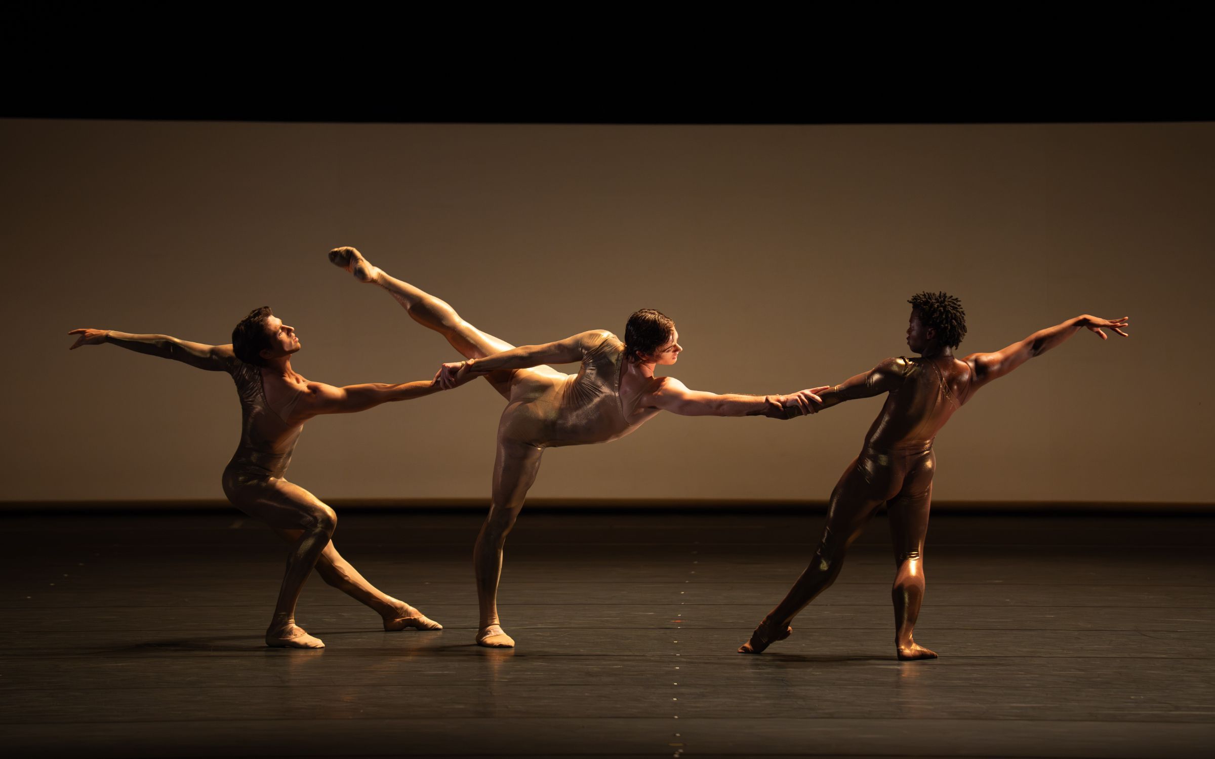 Martin ten Kortenaar, Conor Walmsley and Siphesihle November in Kirsten Wicklund’s <i>Monumento</i> &copy; Altin Kaftira