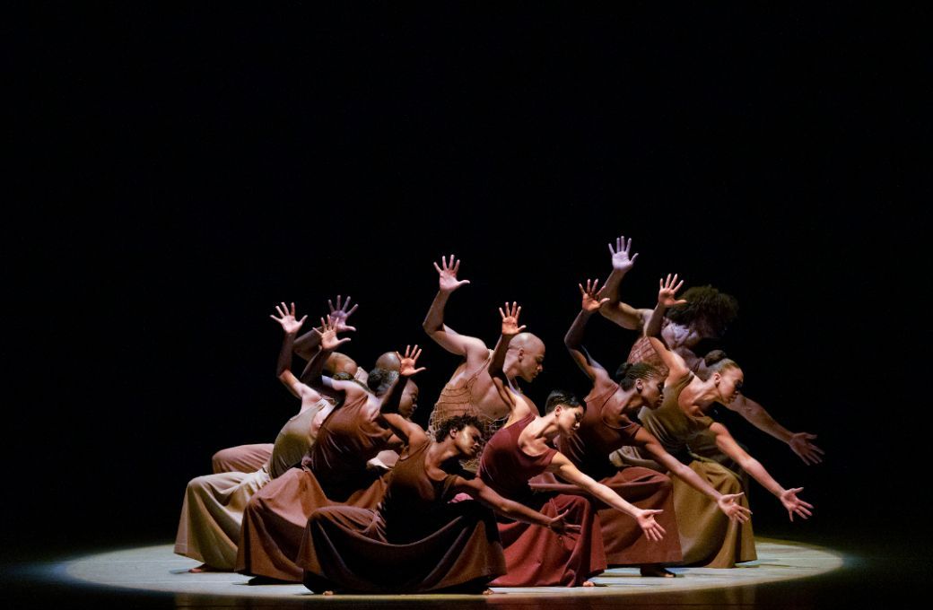 Alvin Ailey American Dance Theater in <i>Revelations</i> &copy; Paul Kolnik
