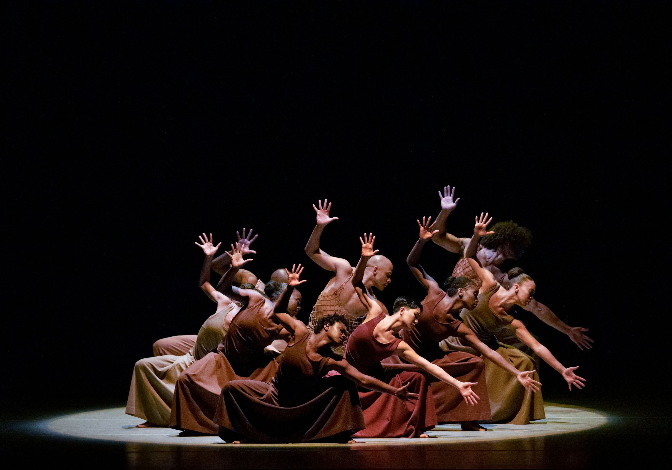 Alvin Ailey American Dance Theater in <i>Revelations</i> &copy; Paul Kolnik
