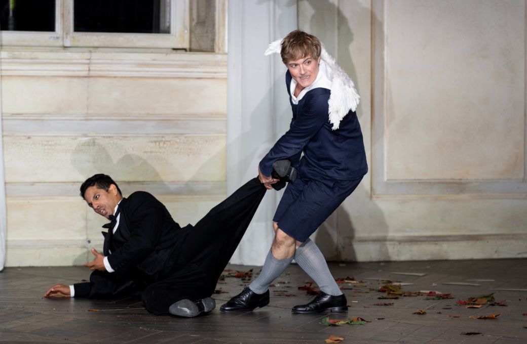 Germ&aacute;n Olvera (Count Almaviva) and Uli Kirsch (Cherubino double) &copy; Fabrizio Sansoni | Teatro dell'Opera di Roma