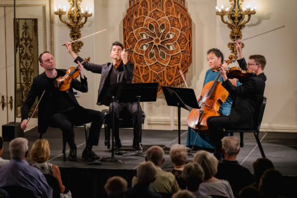 &copy; Music@Menlo