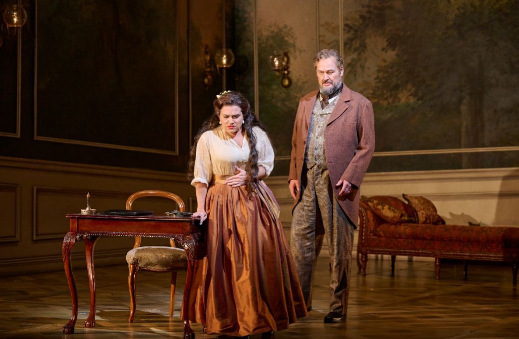 Kathryn Lewek (Violetta) and Russell Braun (Germont) © Michael Cooper