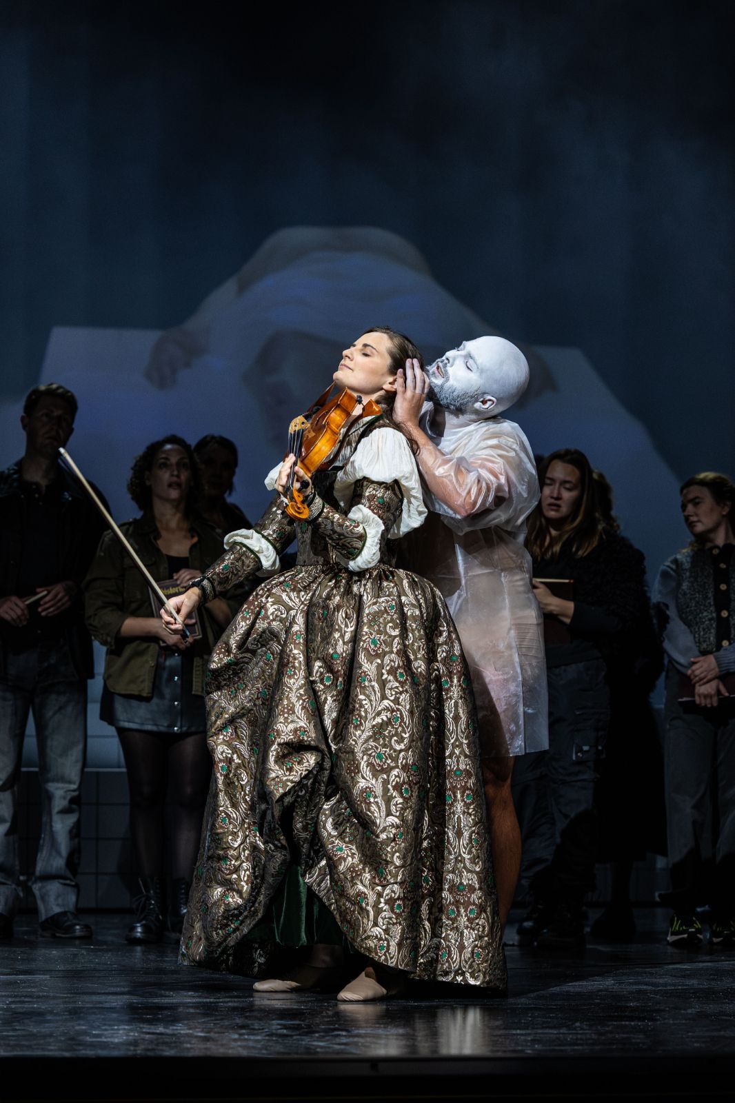 Anna Maria Wünsch (Helen) und Mateusz Ługowski (Doktor Johann Faustus) &copy; Christina Iberl
