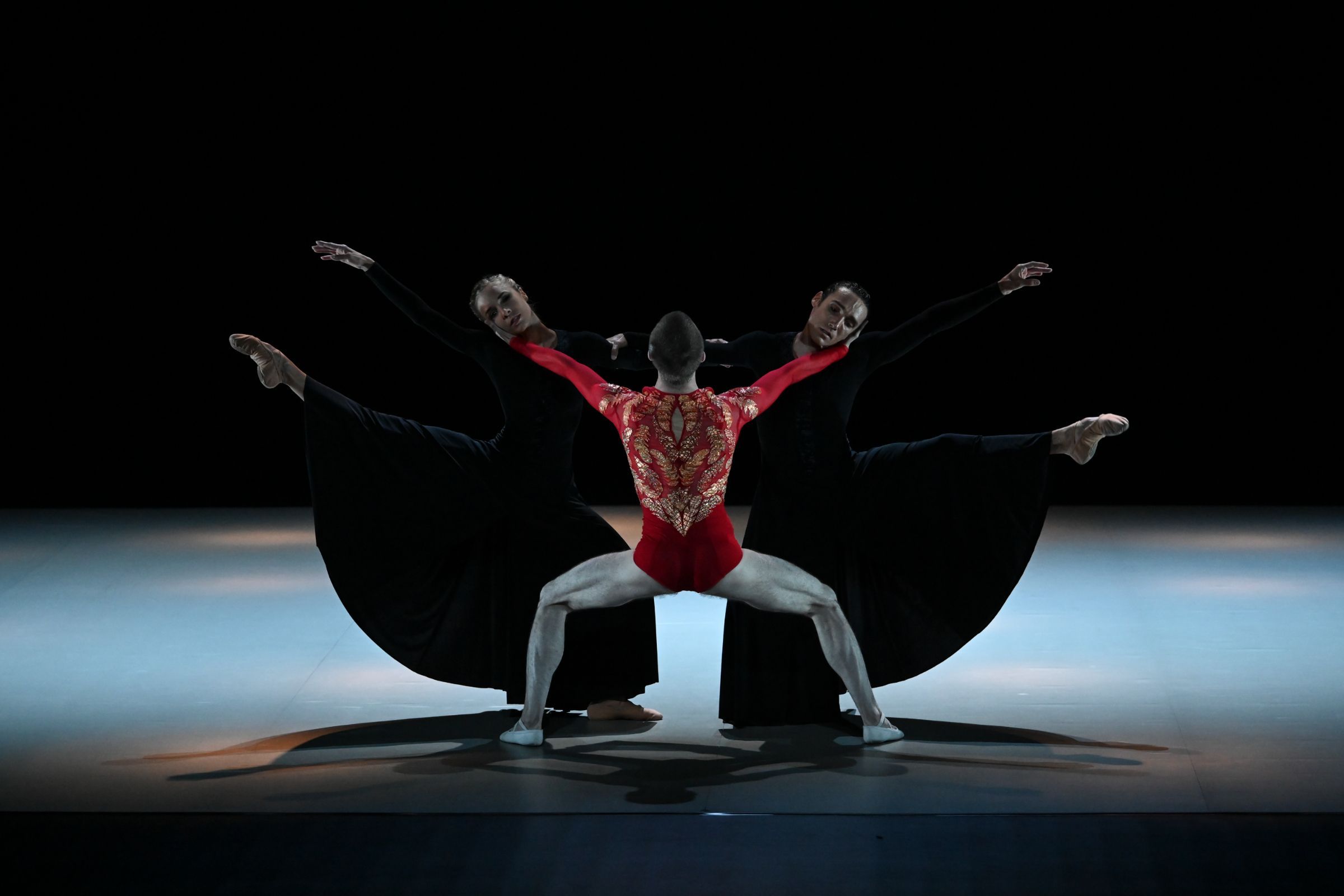 Claire Lonchampt, Hugo Layer et Mickaël Conte dans <i>L'Oiseau de feu</i> © Olivier Houeix