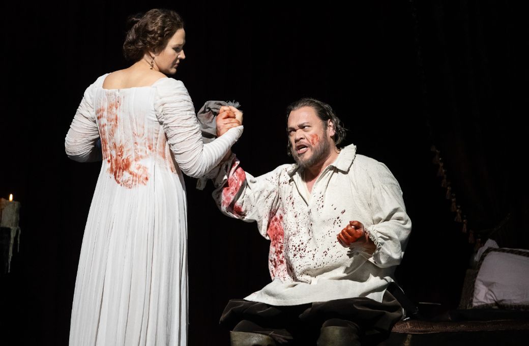 Lise Davidsen (Lady Macbeth) and Quinn Kelsey (Macbeth) &copy; Marty Sohl | Met Opera