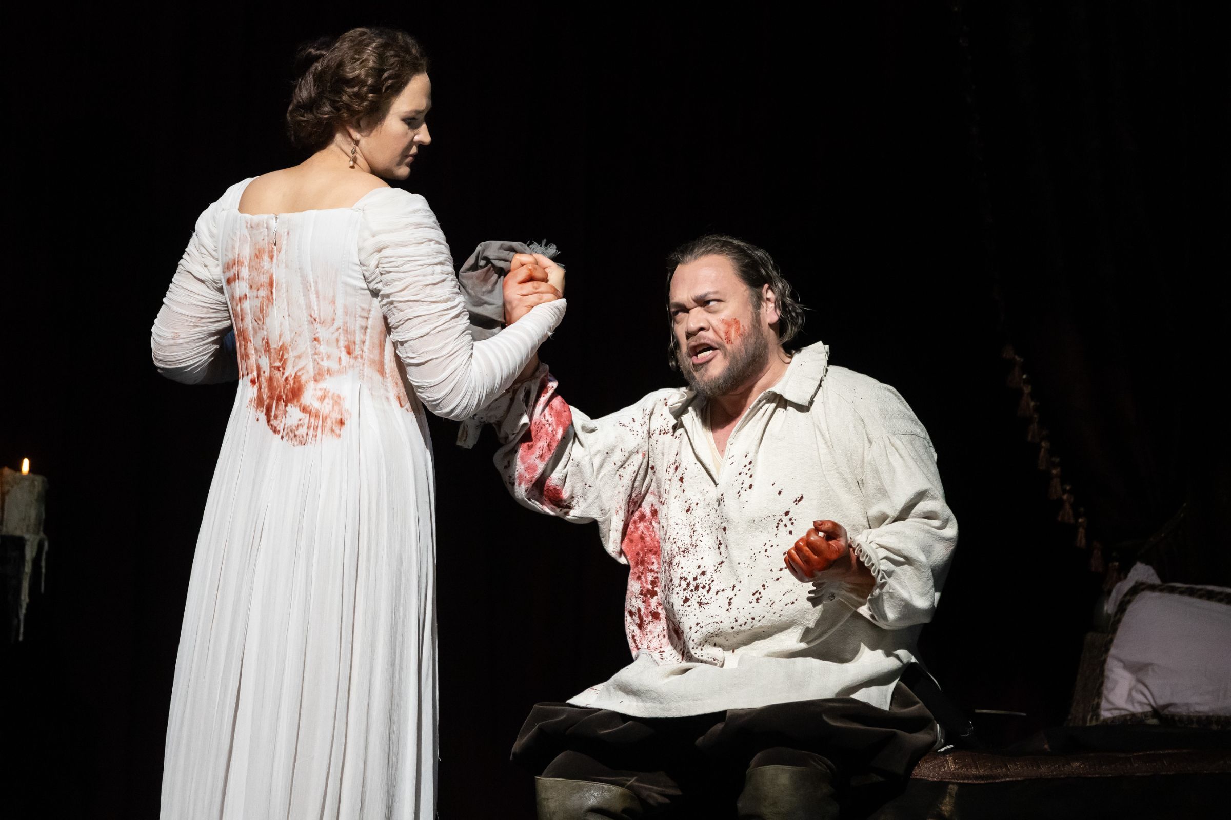 Lise Davidsen (Lady Macbeth) and Quinn Kelsey (Macbeth) &copy; Marty Sohl | Met Opera