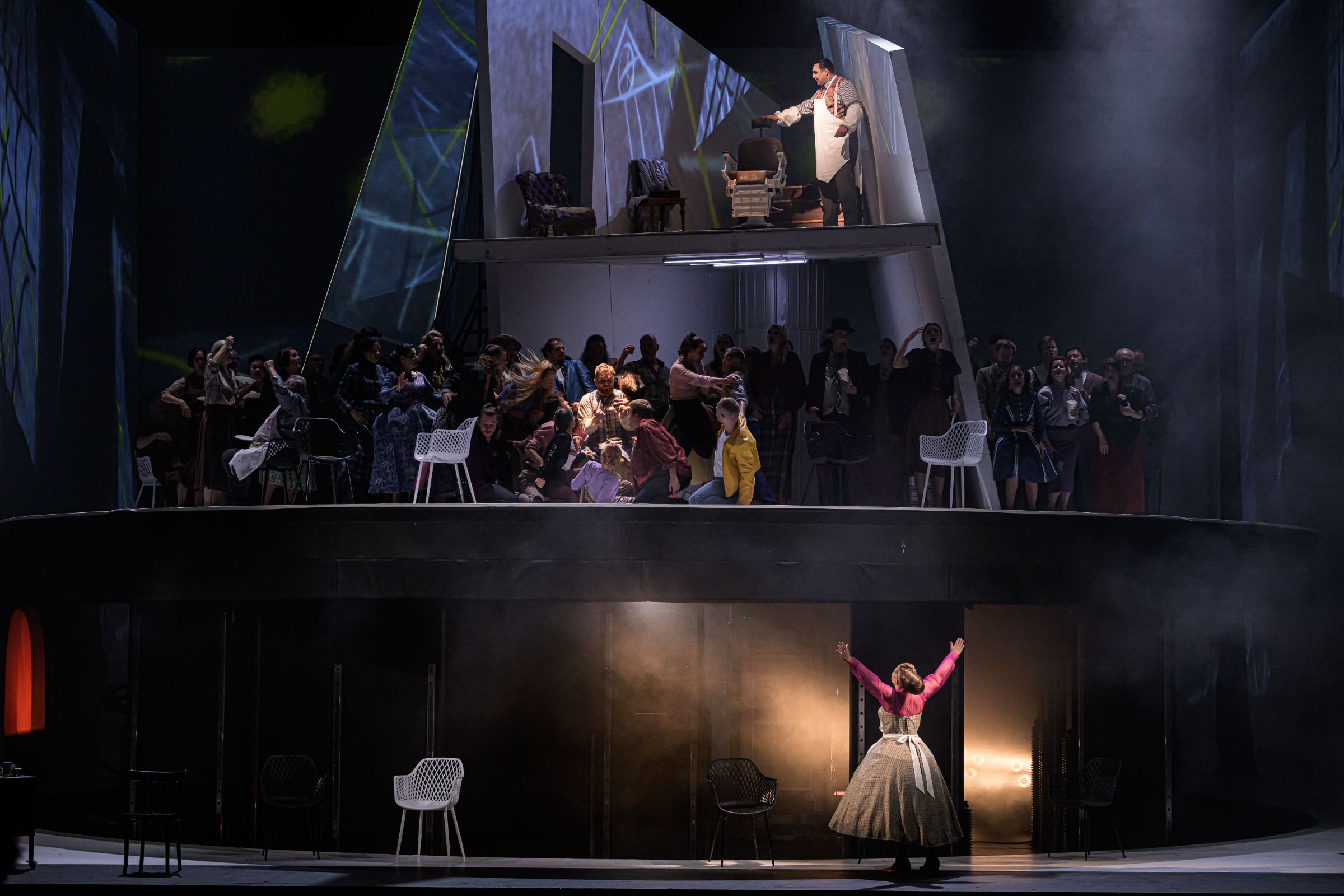 Adam Plachetka (Sweeney Todd) and the State Opera Chorus &copy; Serghei Gherciu
