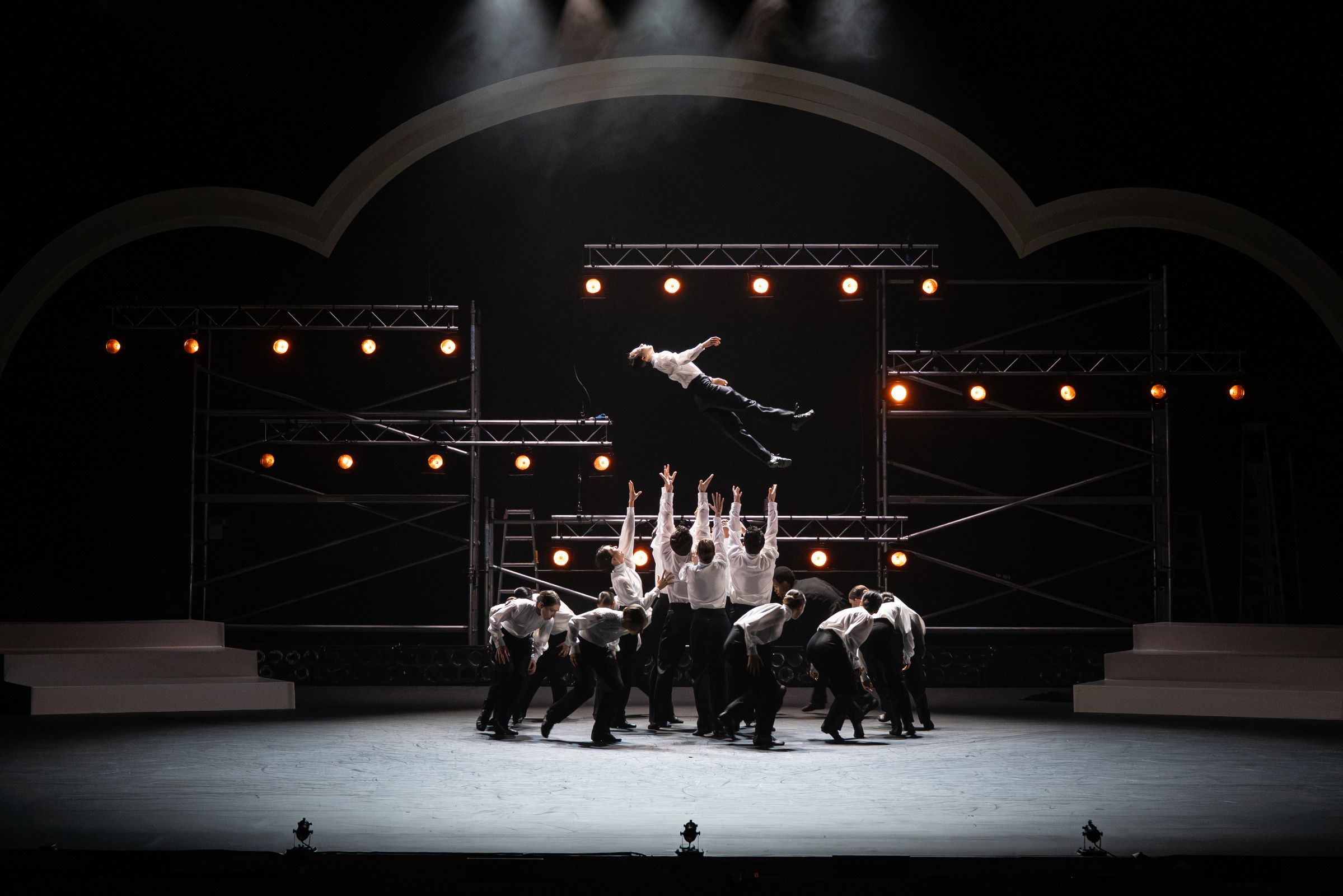 English National Ballet in Micaela Taylor’s <i>Bow Out</i> &copy; Photography by ASH