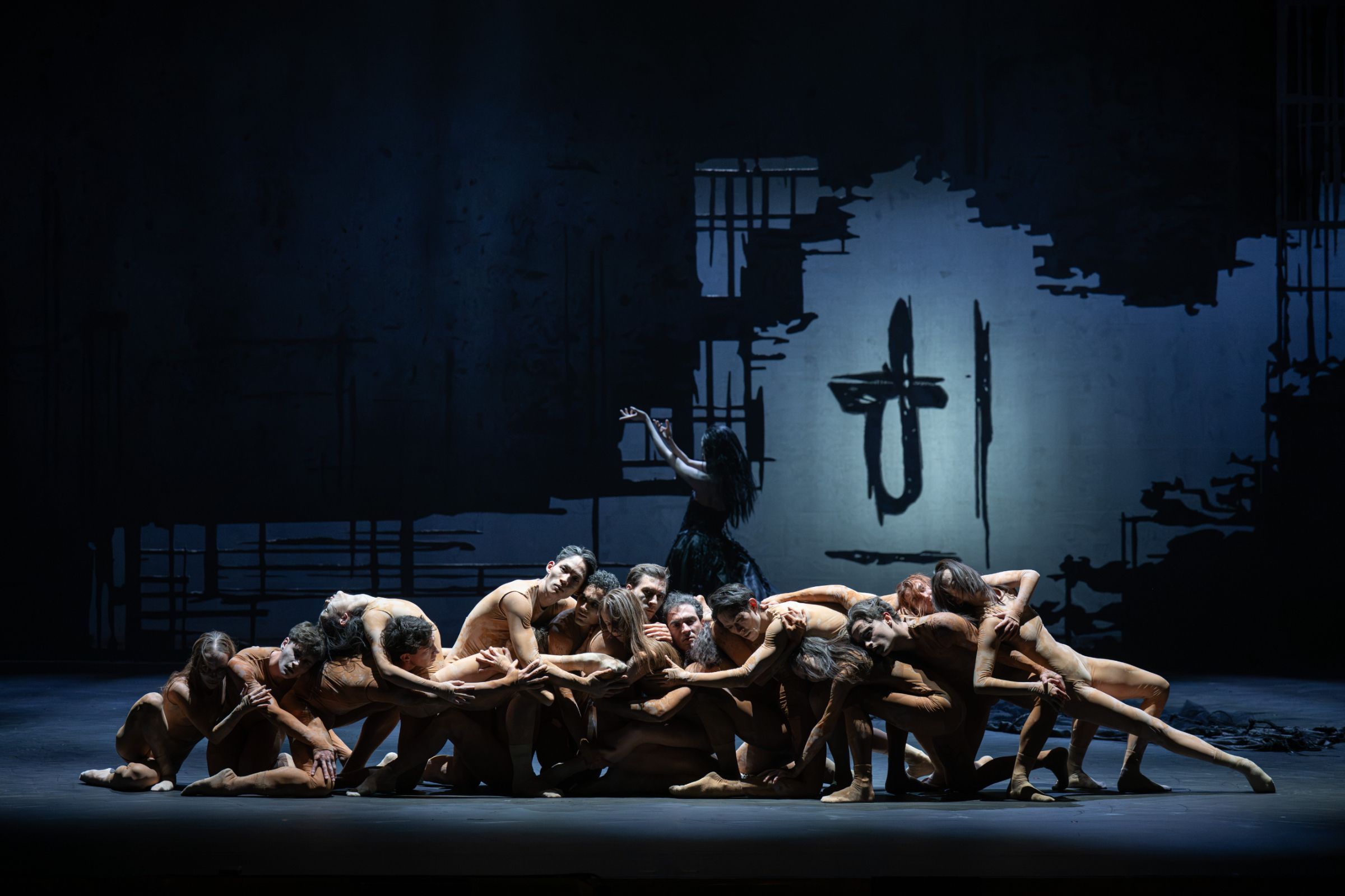 English National Ballet in Jae Man Joo’s <i>Auguries of Innocence</i> &copy; Photography by ASH