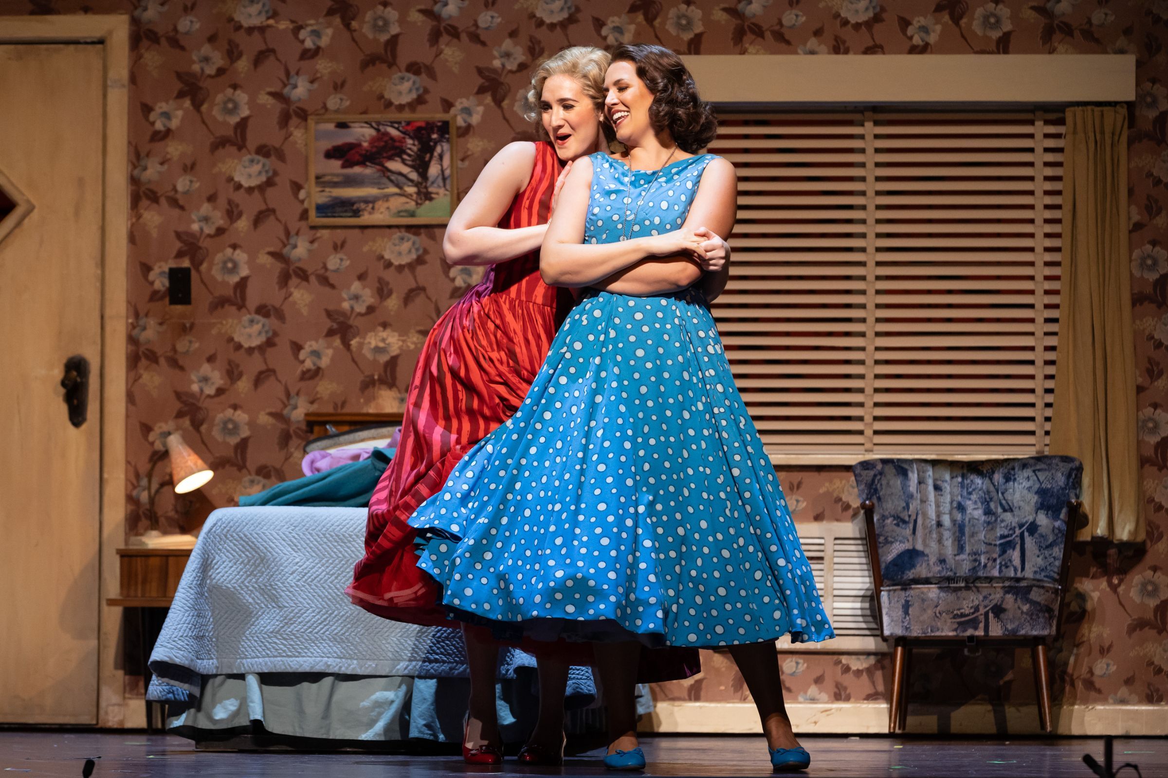 Samantha Hankey (Dorabella) and Federica Lombardi (Fiordiligi) &copy; Marty Sohl | Met Opera