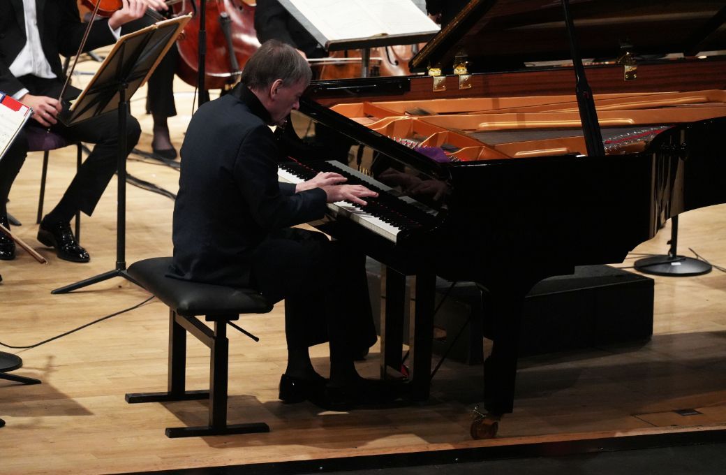Sir Stephen Hough and The Hall&eacute; &copy; Alex Burns | The Hall&eacute;