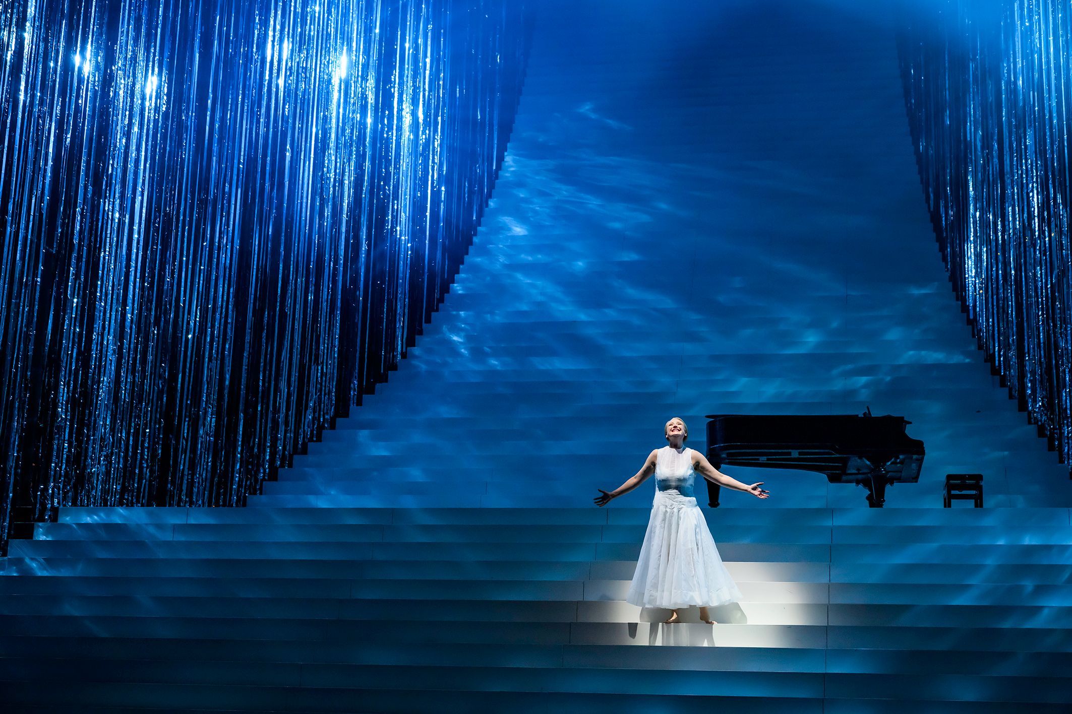 Kiandra Howarth (Lisa) &copy; Bettina Stoess