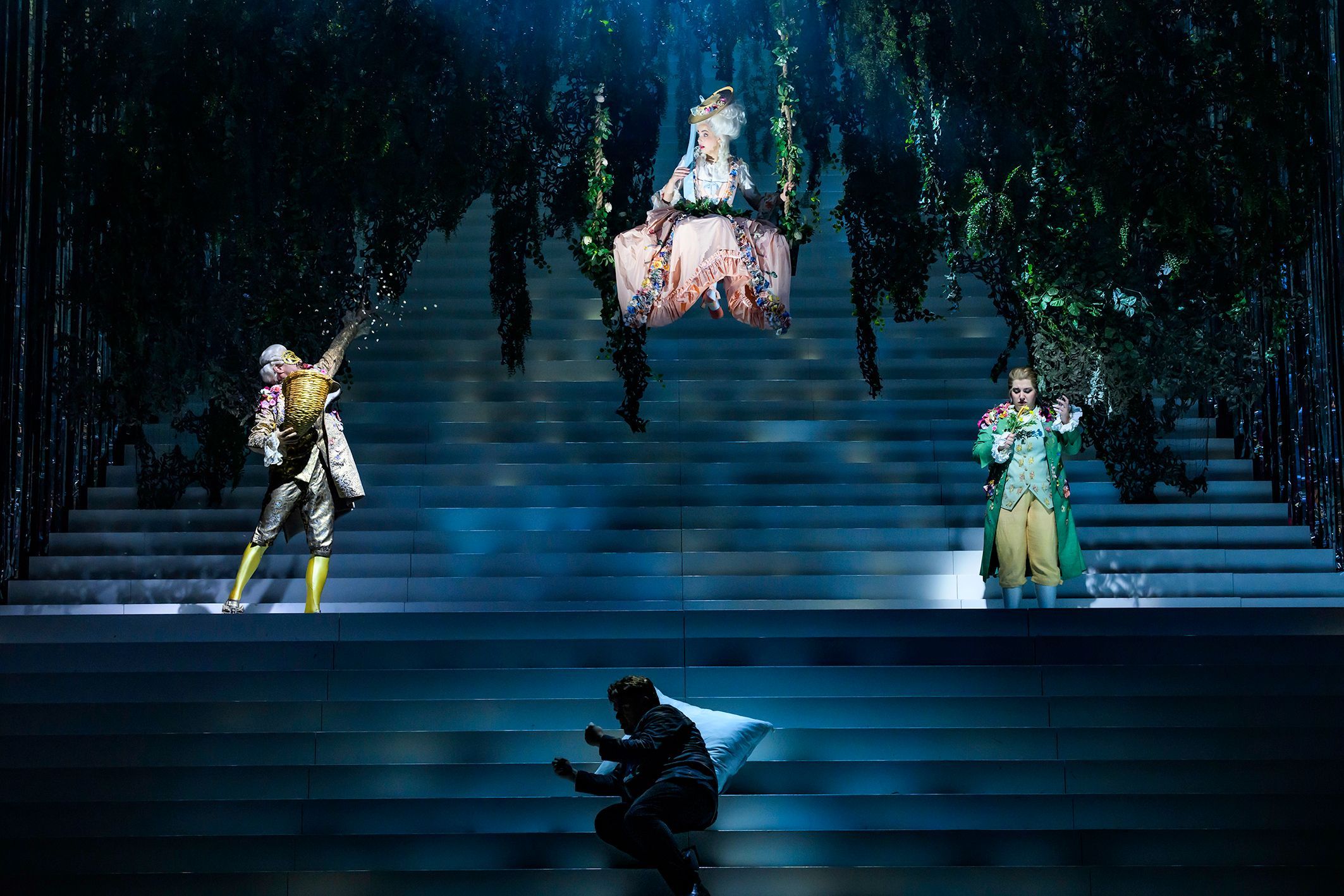 Philipp Jekal (Zlatogor), Viola Westhues (Prilepa), Anthea Barać (Pauline), Xavier Moreno (Hermann) &copy; Bettina Stoess