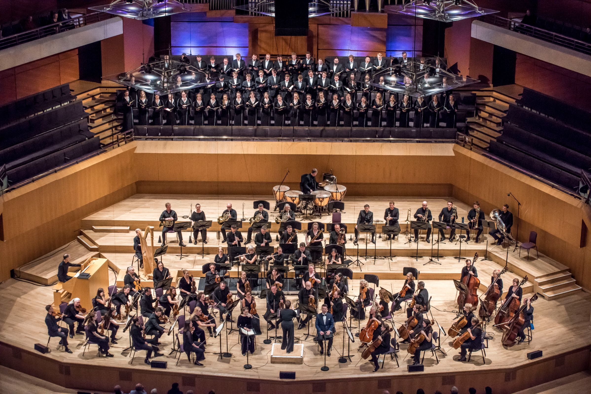 The Audi Jugendchorakademie and BBC Philharmonic Orchestra &copy; BBC | Chris Payne