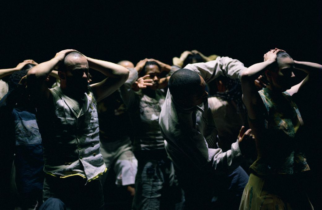 NDT 1 in Hofesh Shechter&rsquo;s <i>Tunnel Vision</i> &copy; Rahi Rezvani