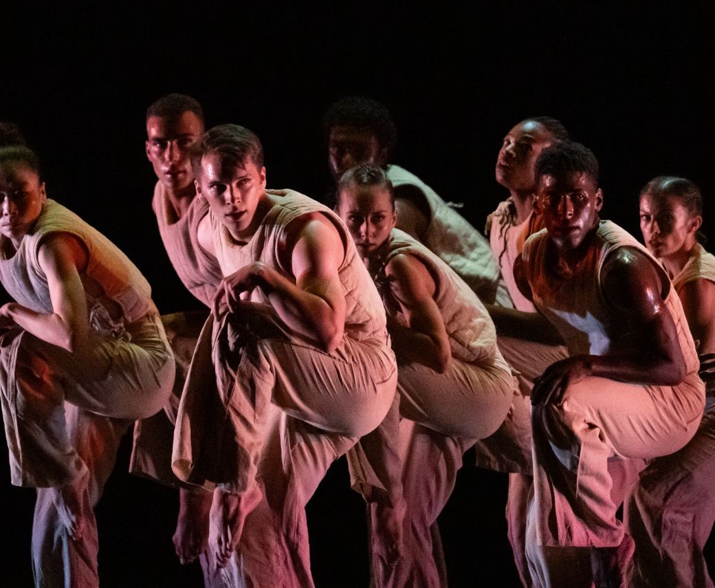 Martha Graham Dance Company in Baye &amp; Asa&rsquo;s <i>Cortege</i> &copy; Steven Pisano