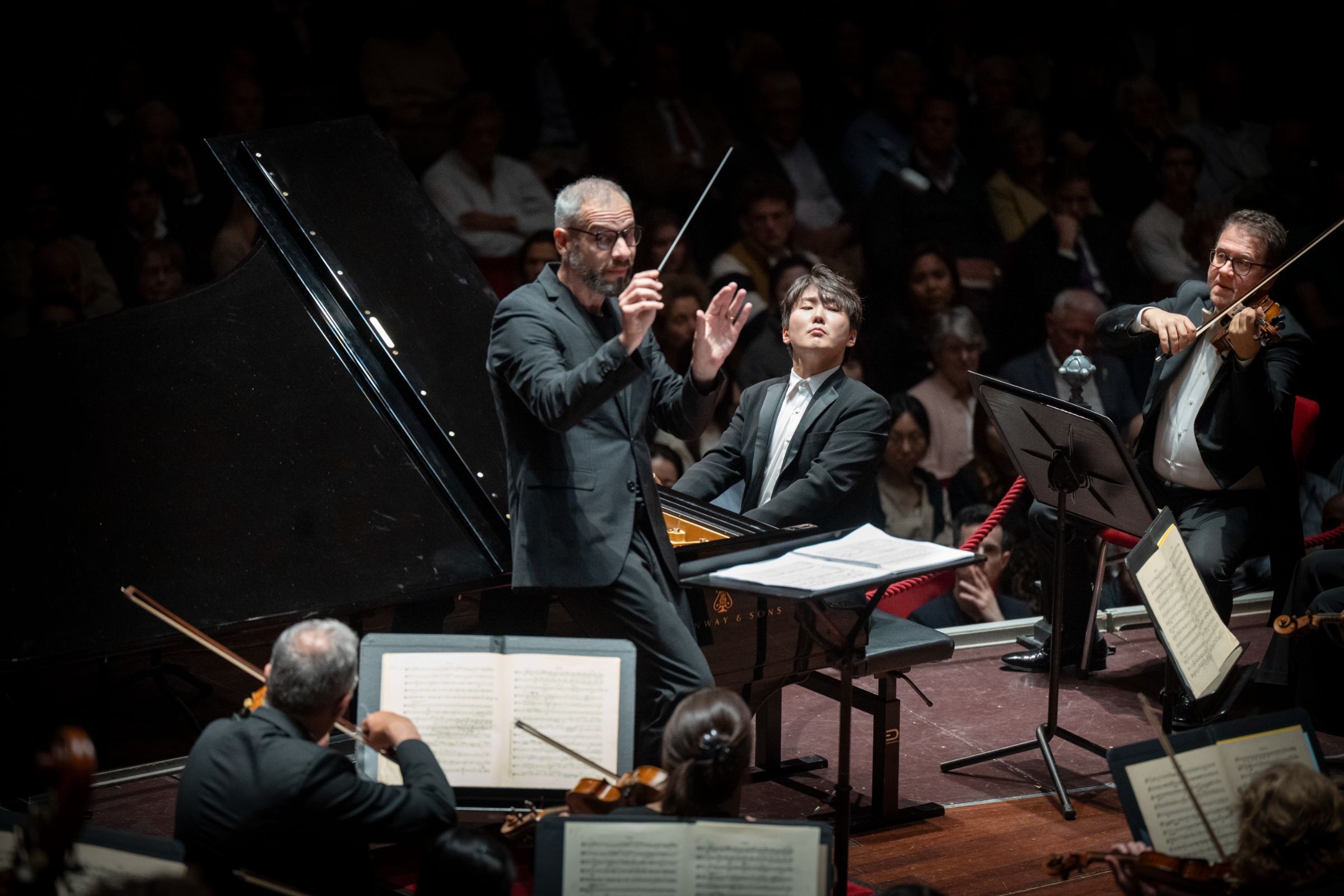 Dima Slobodeniouk and Seong-Jin Cho &copy; Simon van Boxtel