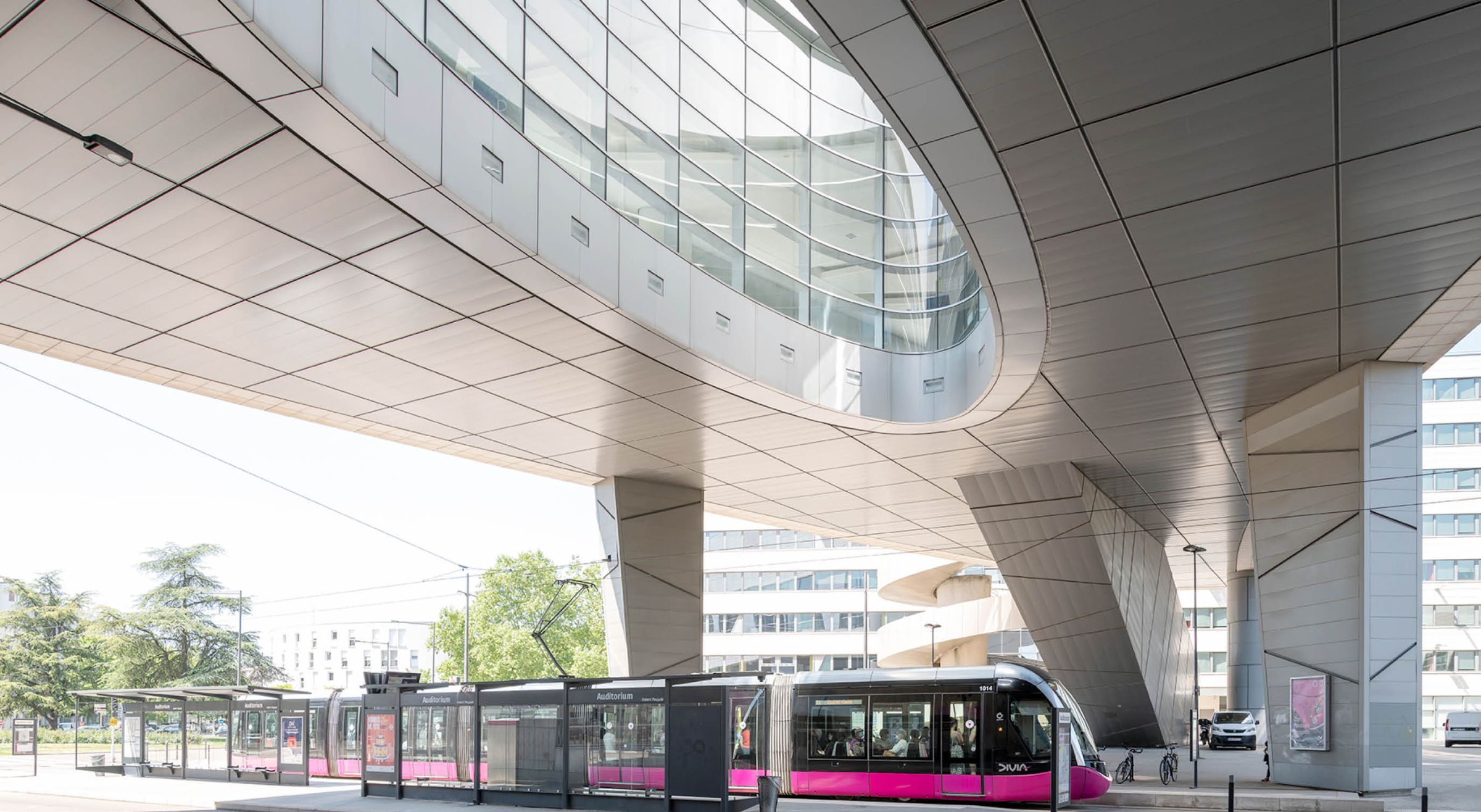 Tram platform at Auditorium de Dijon &copy; Mirco Magliocca