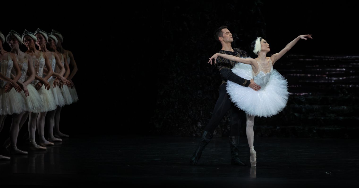 BRB’s <i>Swan Lake</i>: a thoughtful interpretation of the classic ballet &copy; Clive Booth