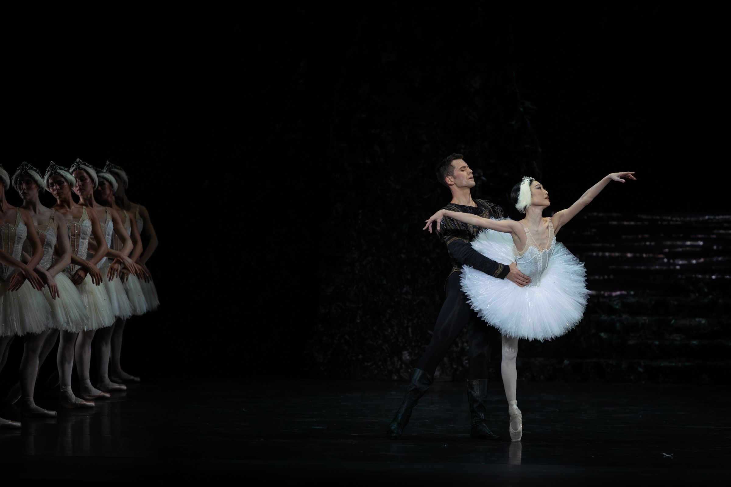 BRB’s <i>Swan Lake</i>: a thoughtful interpretation of the classic ballet &copy; Clive Booth