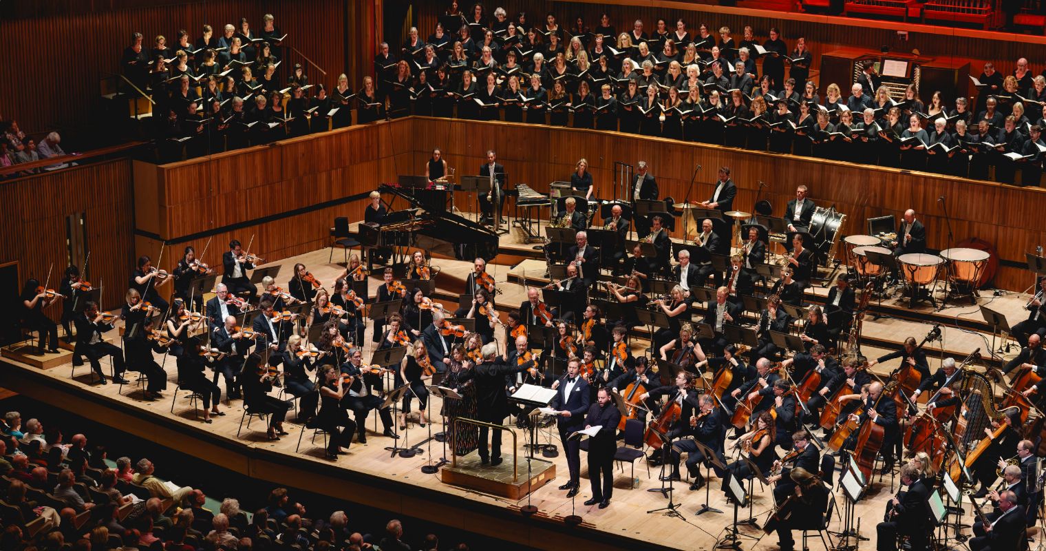 Warning and consolation: Britten’s <i>War Requiem</i> from the LPO and Edward Gardner &copy; Andy Paradise