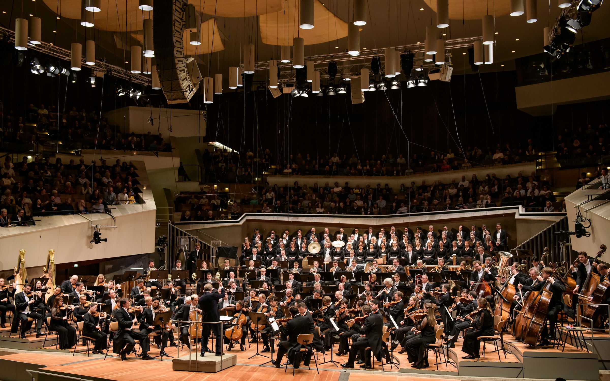 Storms without the stress: Daniel Harding and the Berliner Philharmoniker in Mahler 2 &copy; Bettina Stöß