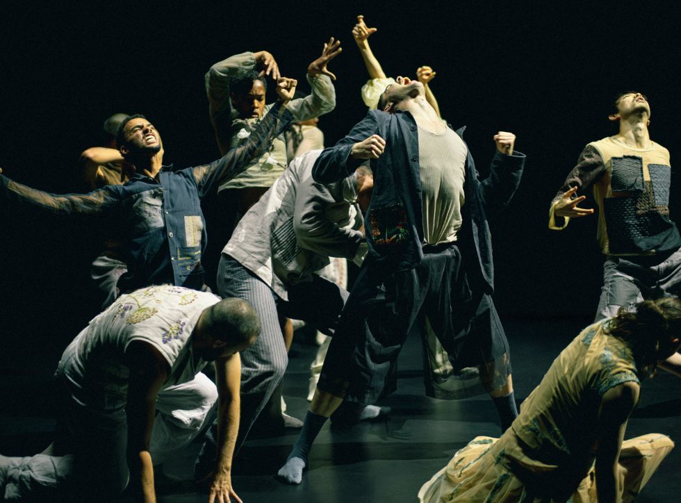 Dark-sided movement: NDT’s <i>Out of the stillness</i> is a masterful showcase of dance theatre &copy; Rahi Rezvani