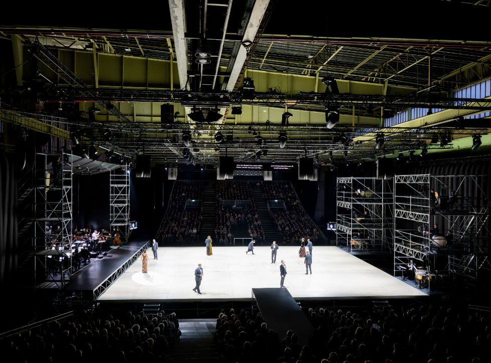Blood flowing fast: Aribert Reimann’s <i>Lear</i> takes off at Tempelhof Airport &copy; Monika Rittershaus