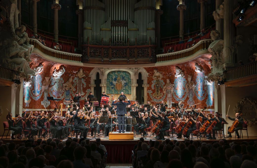 Andr&eacute;s Salado al frente de la Orquestra Simf&ograve;nica del Vall&egrave;s &copy; Lorenzo Duaso | Orquestra Simf&ograve;nica del Vall&egrave;s