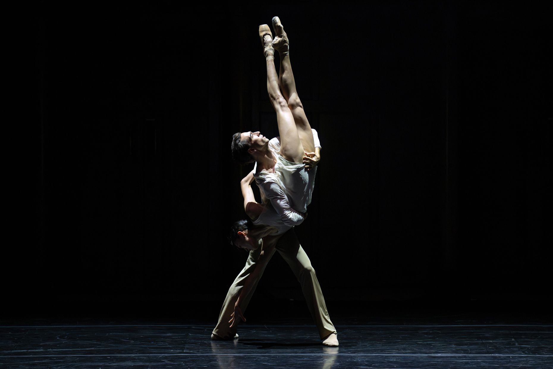 Ballet Nights 012, Gareth Haw and Sangeun Lee in David Dawson’s <i>On the Nature of Daylight</i> &copy; Deborah Jaffe