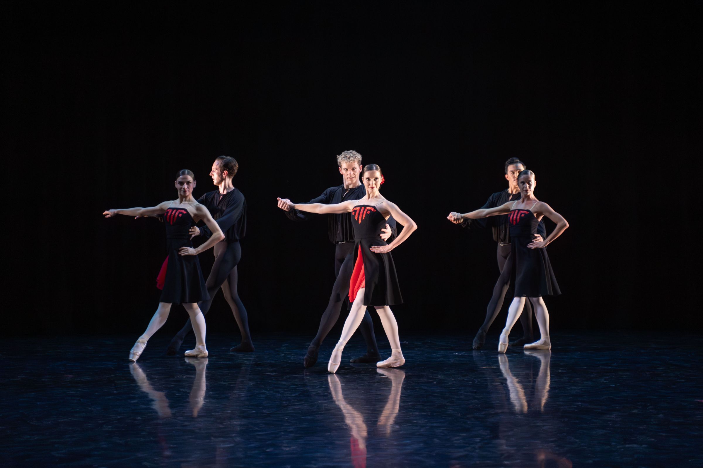 Northern Ballet in Hans van Manen’s <i>5 Tangos</i> &copy; Colleen Mair