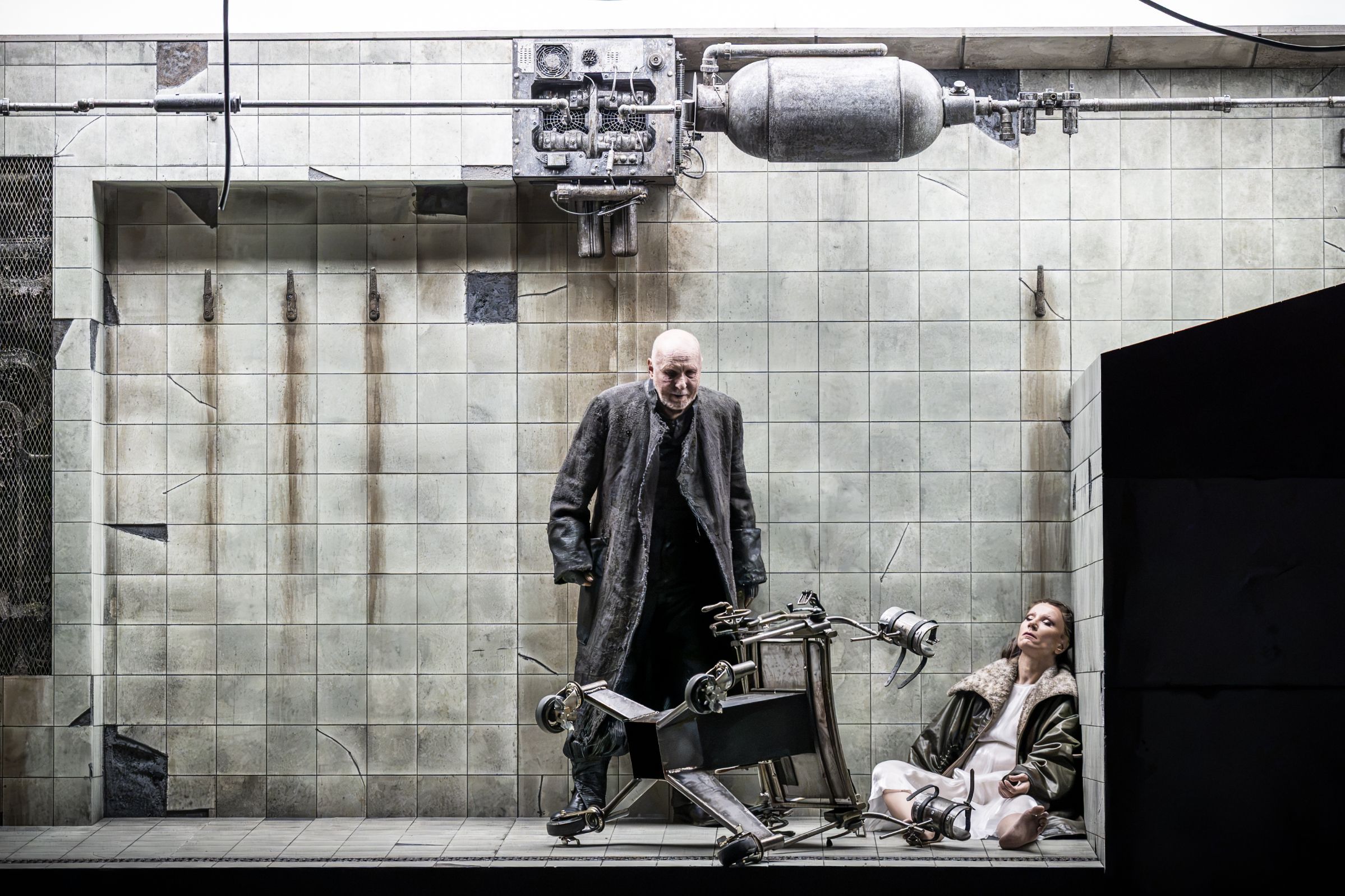 Brindley Sherratt (Gurnemanz), Ekaterina Gubanova (Kundry) &copy; The Royal Opera | Marc Brenner