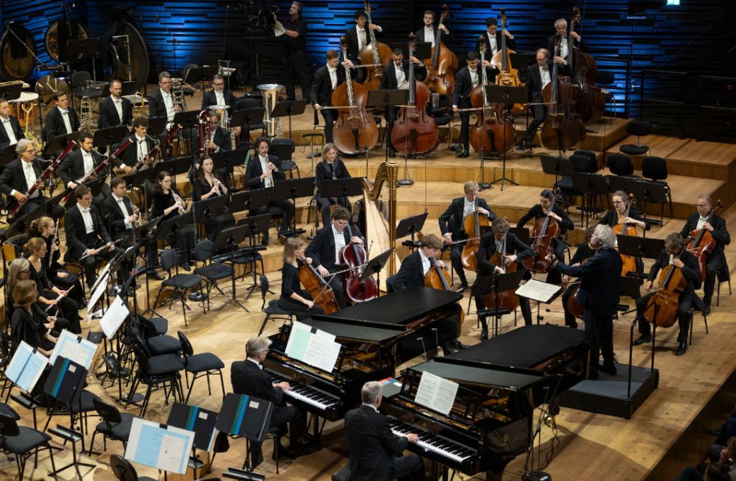 Sir Simon Rattle dirigiert das BRSO &copy; BR | Astrid Ackermann