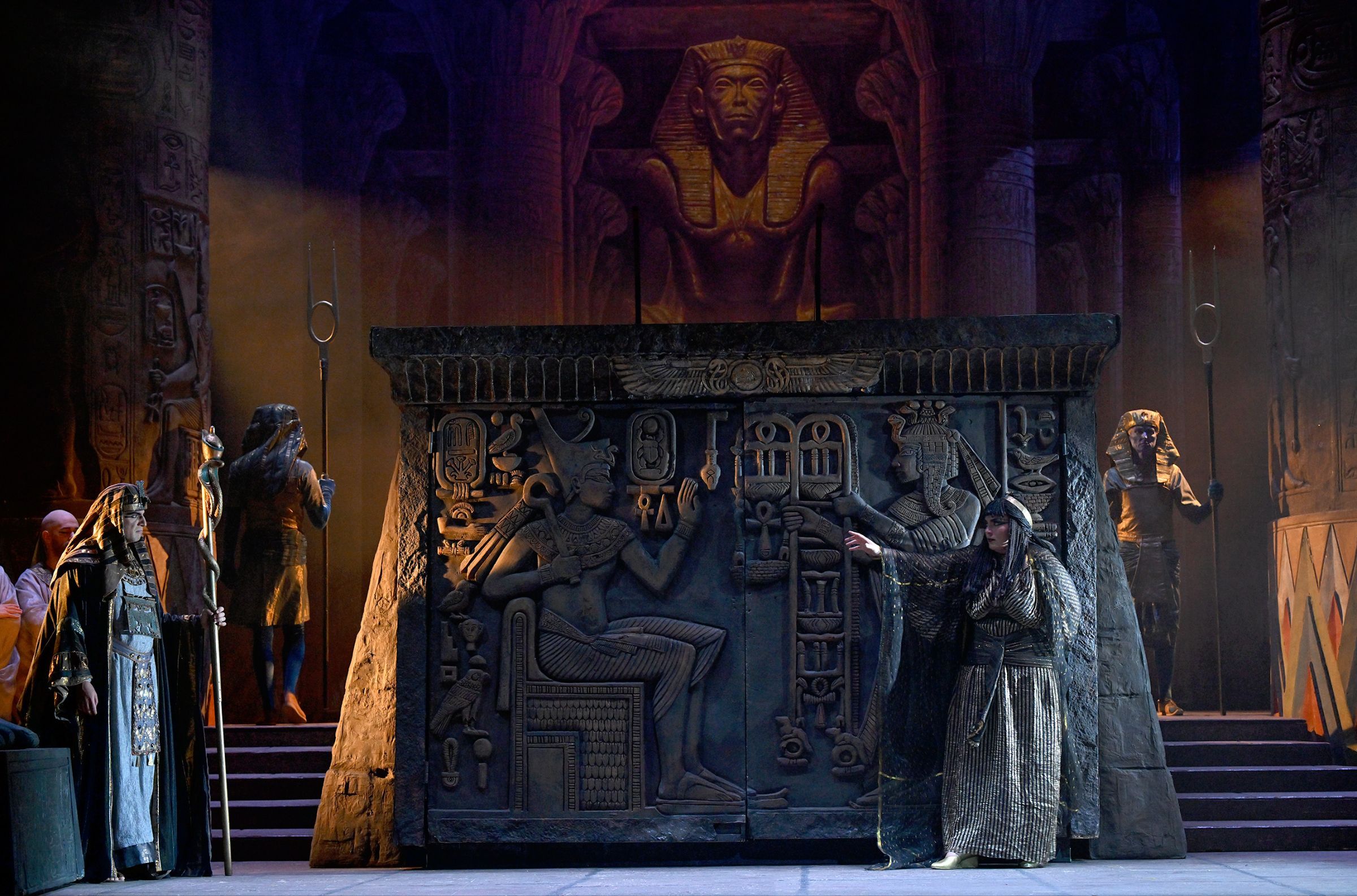 Alberto Comes (Ramfis) and Teresa Iervolino (Amneris) © Roberto Ricci | Festival Verdi
