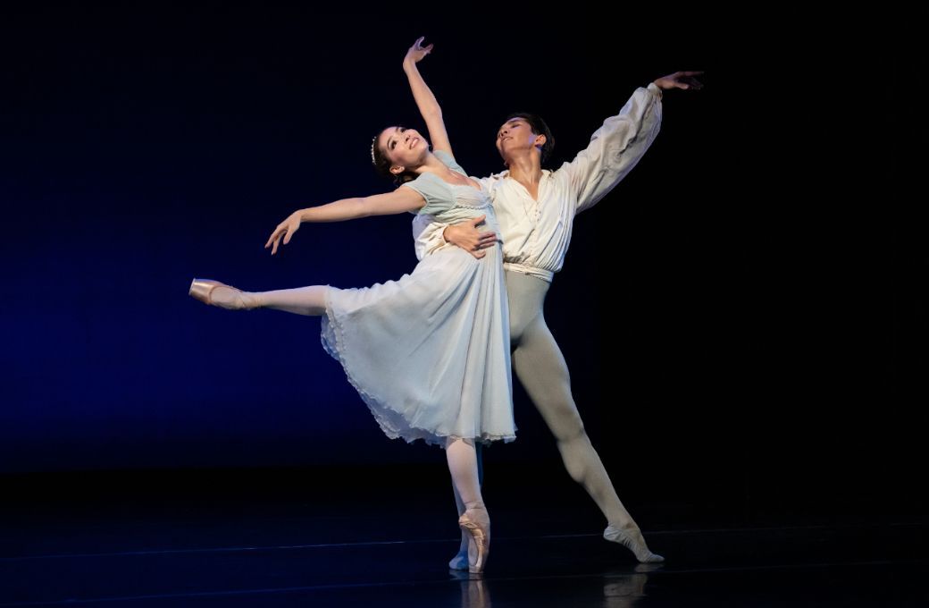 Sierra Abelardo and Samuel Gest in Ashton&rsquo;s <i>Romeo and Juliet</i> &copy; Steven Pisano