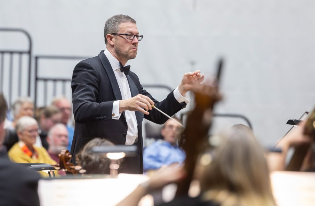 John Wilson conducts the National Symphony Orchestra Ireland © Brownes Photography
