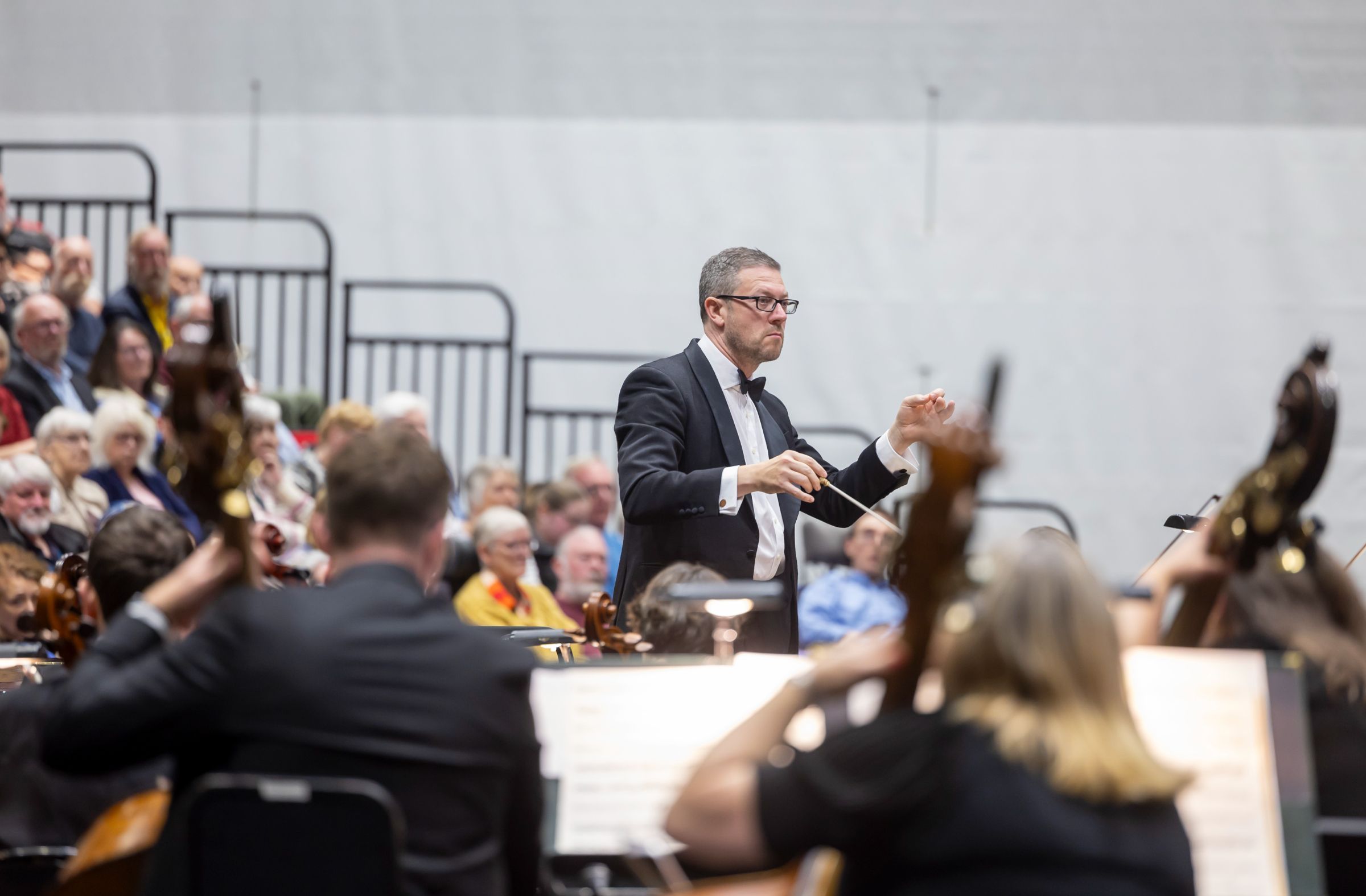 John Wilson conducts the National Symphony Orchestra Ireland © Brownes Photography
