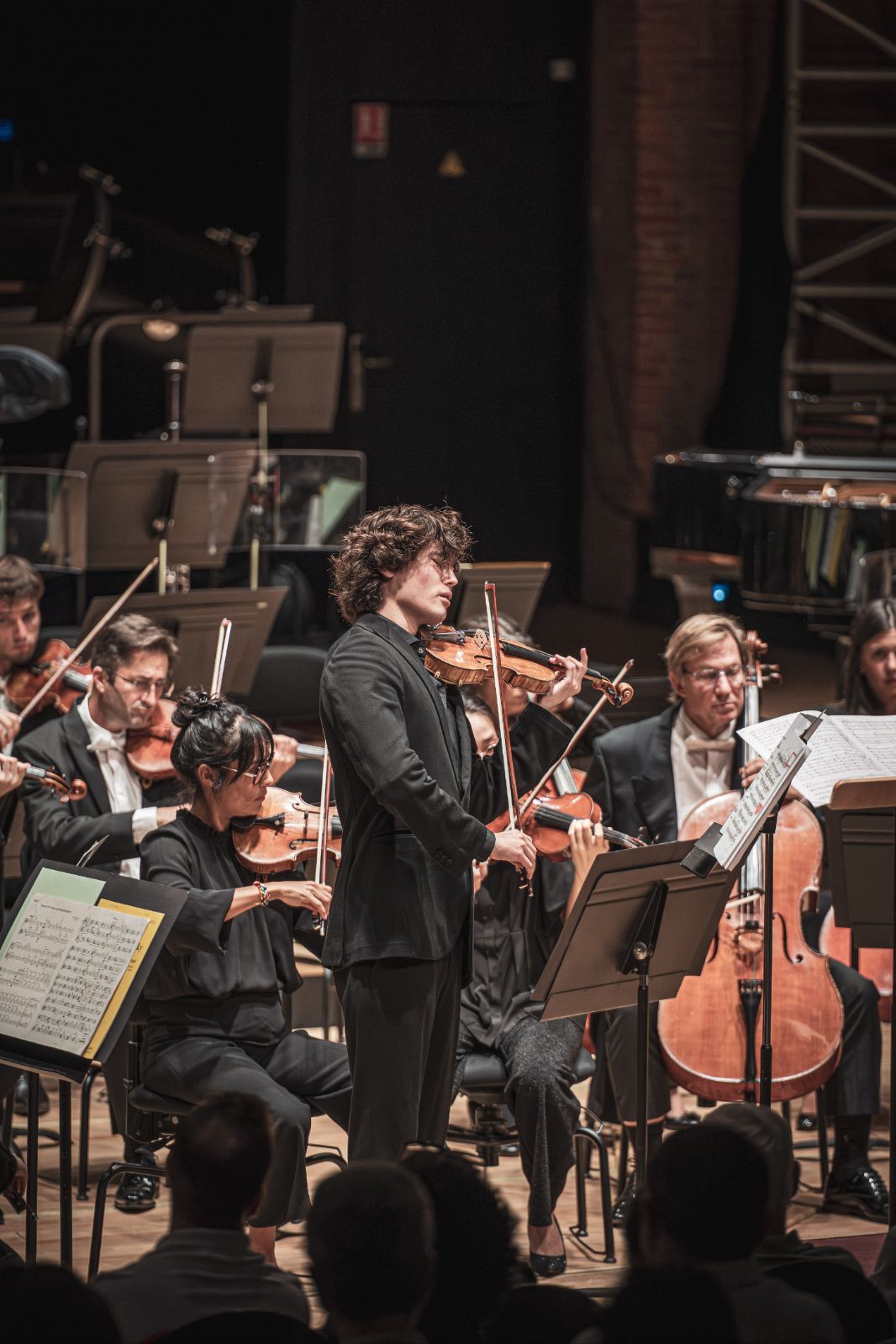 Daniel Lozakovich et l'ONCT dans la Halle aux grains &copy; Romain Alcaraz