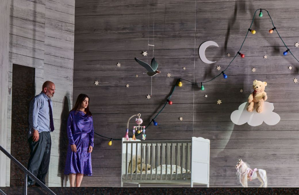 <i>Herzog Blaubarts Burg</i>: Florian Boesch (Herzog Blaubart) und Asmik Grigorian (Judith) &copy; Wiener Staatsoper | Marcel Urlaub