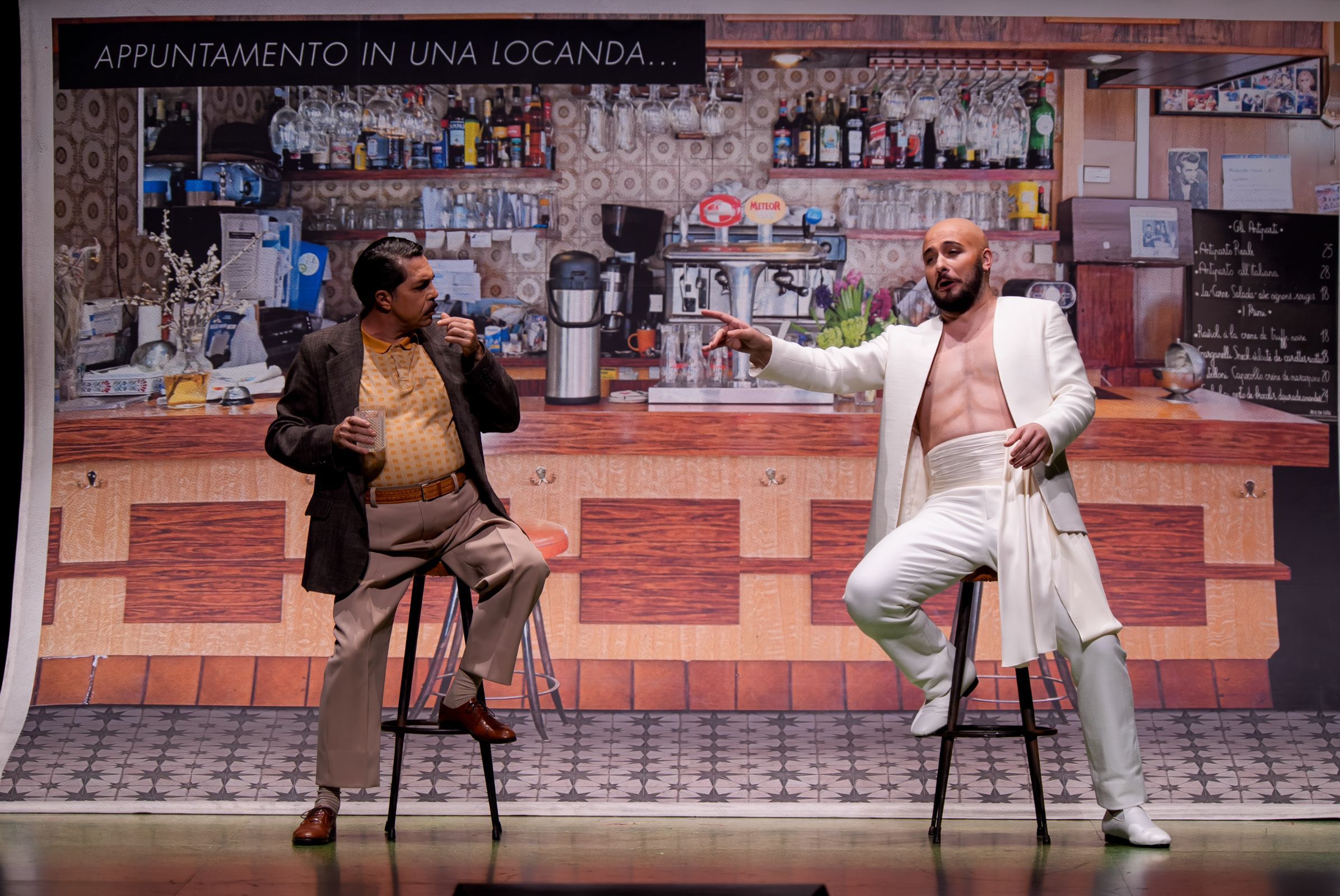 Paolo Bordogna (Don Geronio) and Alejandro Baliñas Vieites (Selim) &copy; Koji Iida | New National Theatre, Tokyo