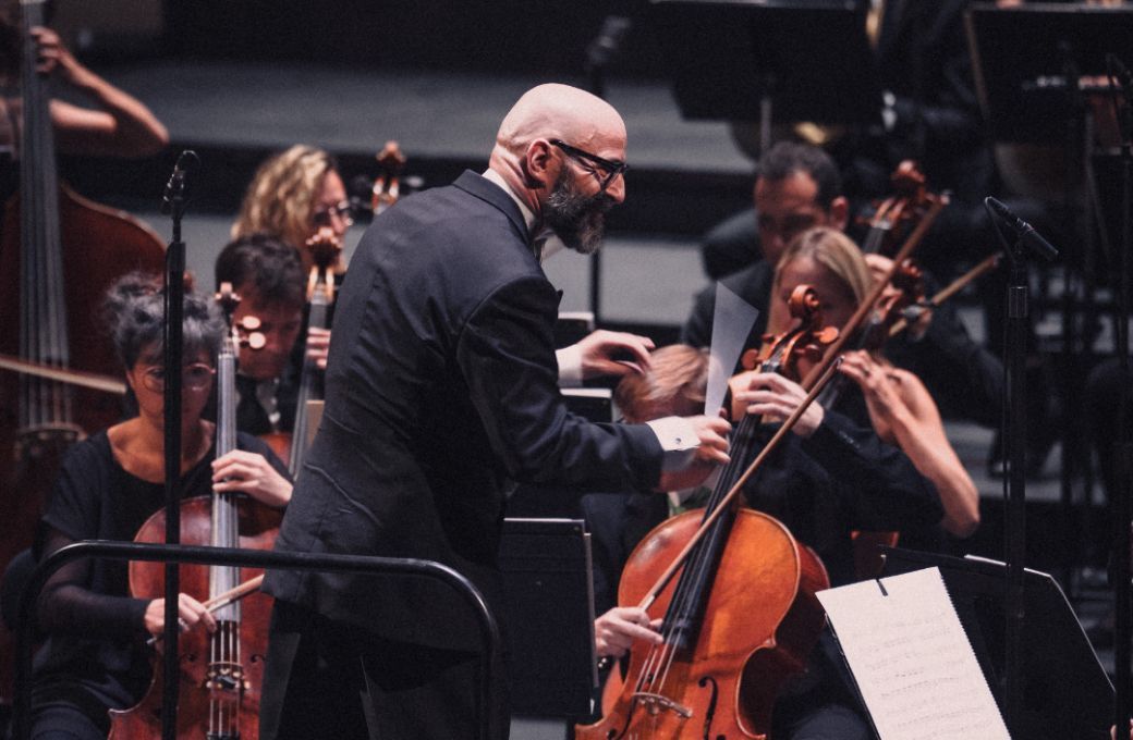 Pierre Bleuse dirige Les Si&egrave;cles au Th&eacute;&acirc;tre des Champs-&Eacute;lys&eacute;es &copy; Cyprien Tollet