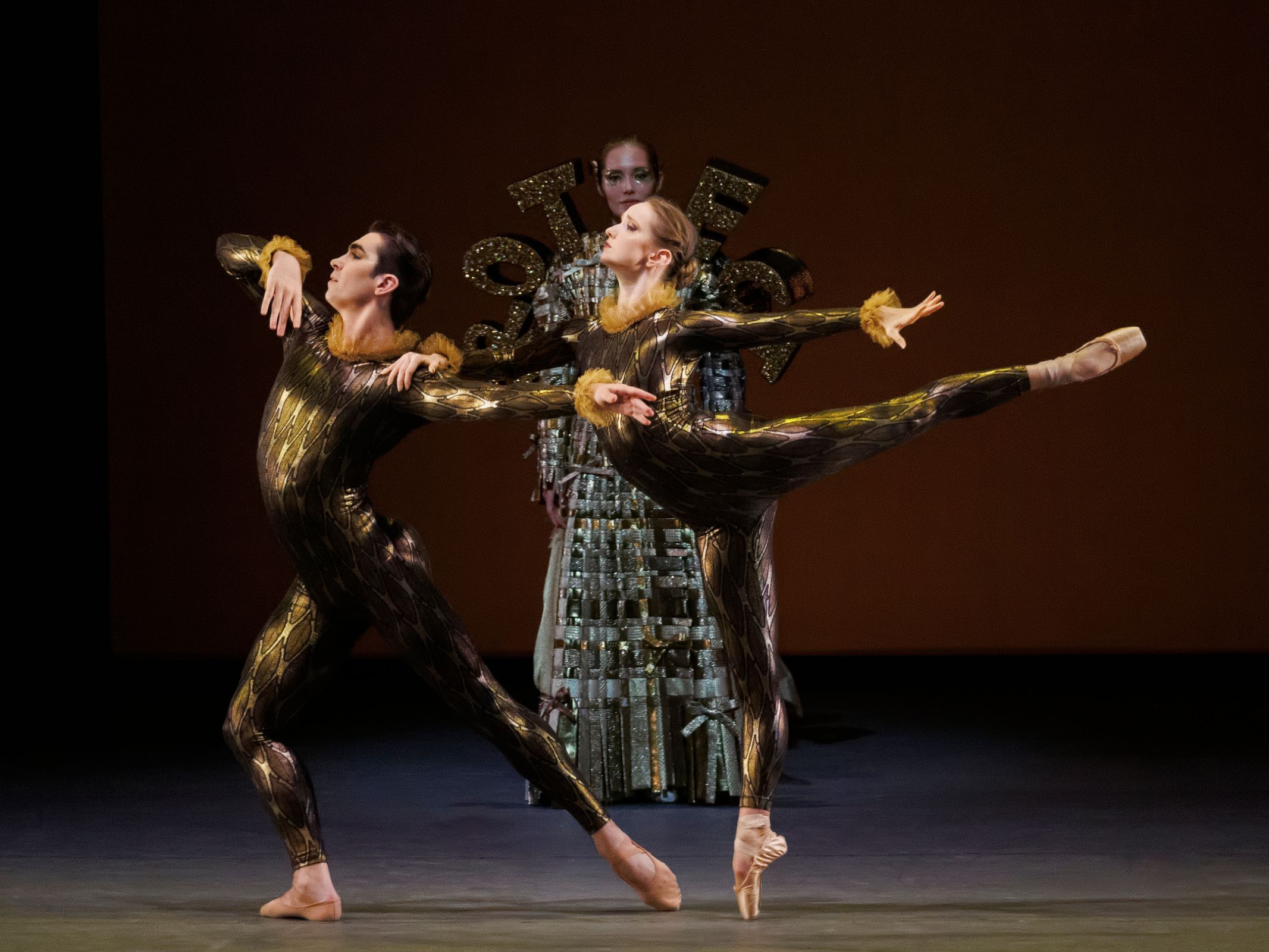 David Gabriel and Emma Von Enck in Alysa Pires’ <i>Auspicy</i> &copy; Erin Baiano