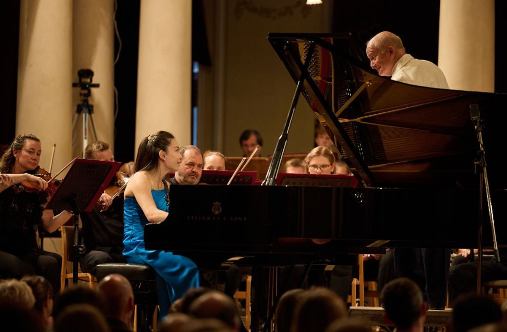 Fanya Lin performs with Teodor Kuchar &copy; Sofia Johanson