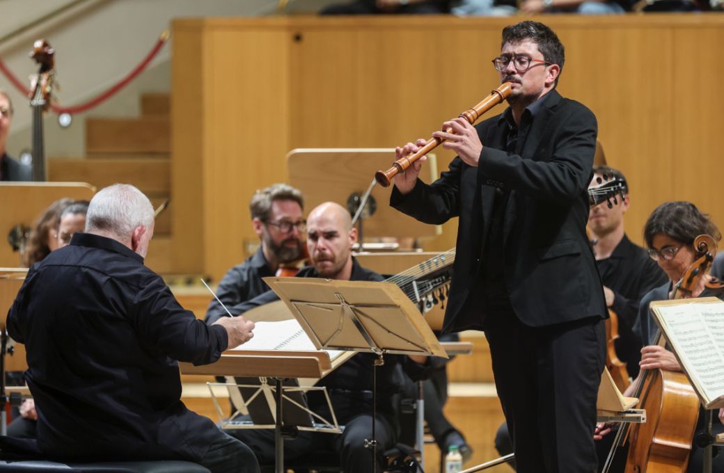Florian Gazagne, Marc Minkowski y Les Musiciens du Louvre &copy; Elvira Meg&iacute;as | Centro Nacional de Difusi&oacute;n Musical (CNDM)
