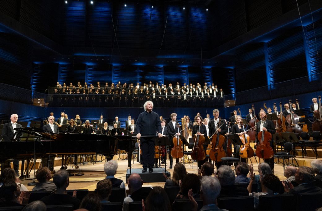 Bavarian Radio Symphony Orchestra and Bavarian Radio Choir with Sir Simon Rattle &copy; BR | Astrid Ackermann