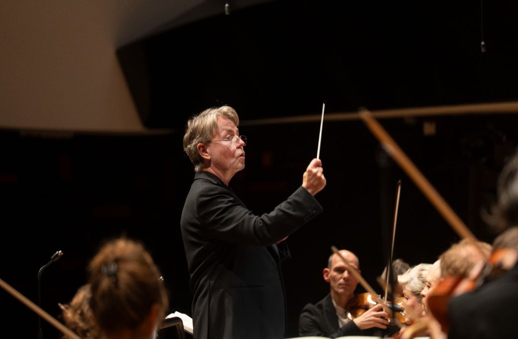 Esa-Pekka Salonen dirige l'Orchestre de Paris &copy; Franck Ferville