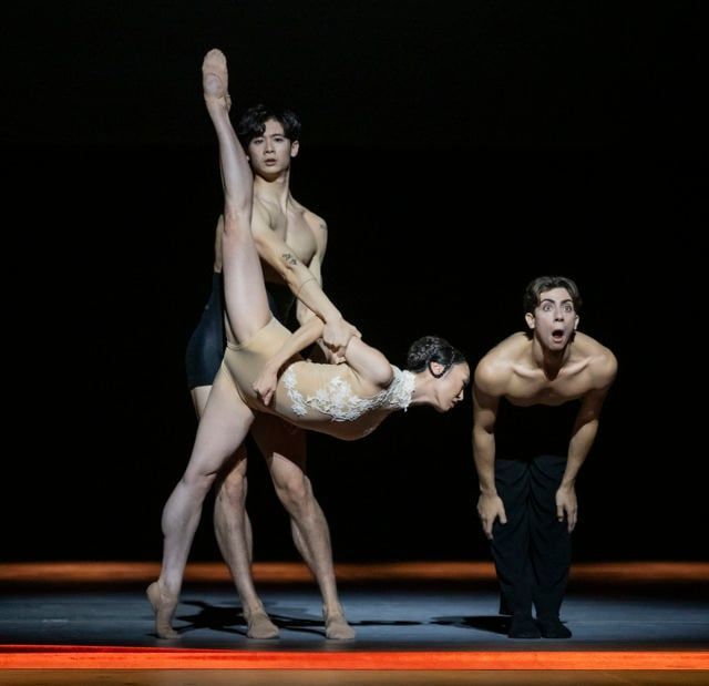 Nae Nishimura Skaar, Giuseppe Ventura and Dingkai Bai in <i>Salle de danse</i> &copy; Erik Berg