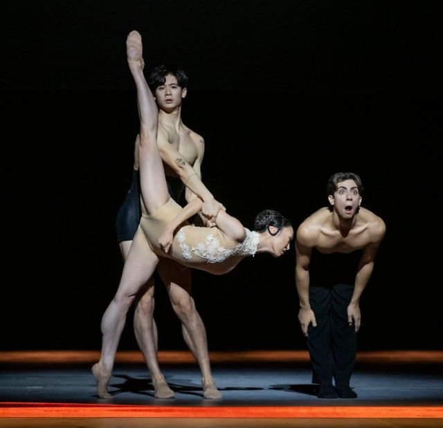 Nae Nishimura Skaar, Giuseppe Ventura and Dingkai Bai in <i>Salle de danse</i> &copy; Erik Berg