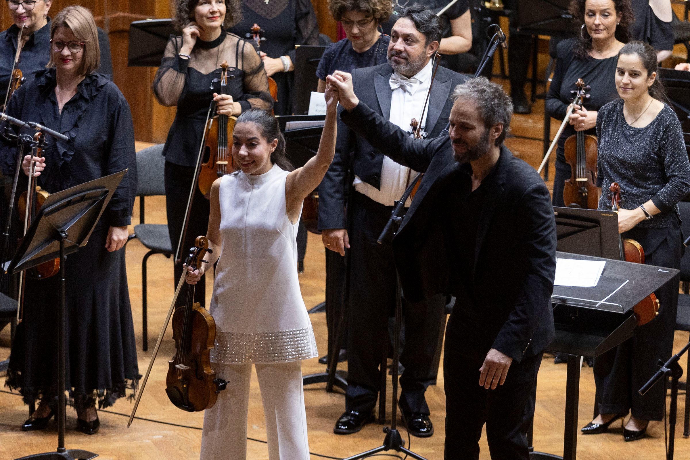 Sara Ferrández, Josep Vicent and the Belgrade Philharmonic &copy; Marko Djokovic | Belgrade Philharmonic