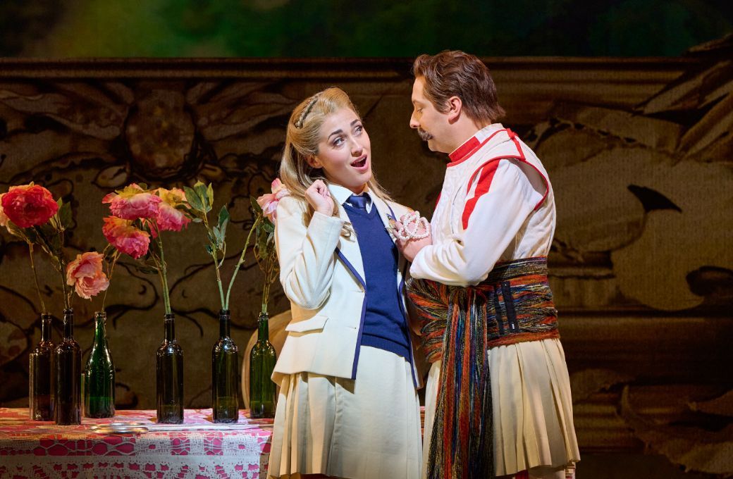 Martina Myskohlid (Dorabella) and Joel Allison (Guglielmo) &copy; Michael Cooper